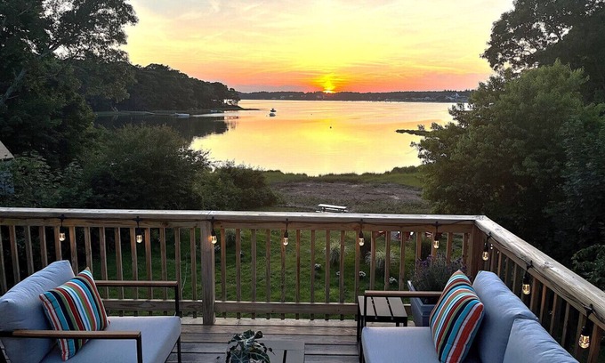 Buzzards Bay House | Fabulous waterfront home in Buzzards Bay/Cape Cod