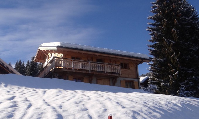 Saint-Gervais-les-Bains Apartment | Facing Mont Blanc 1450m. Apart. 2pers + child