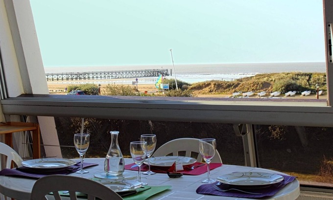 Saint-Jean-de-Monts Apartment | Facing the sea Direct beach access near Estacade and Thalasso (private parking)