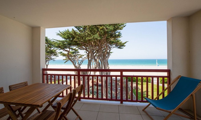 Pleneuf-Val-Andre Apartment | Facing the sea, lovely flat for 8