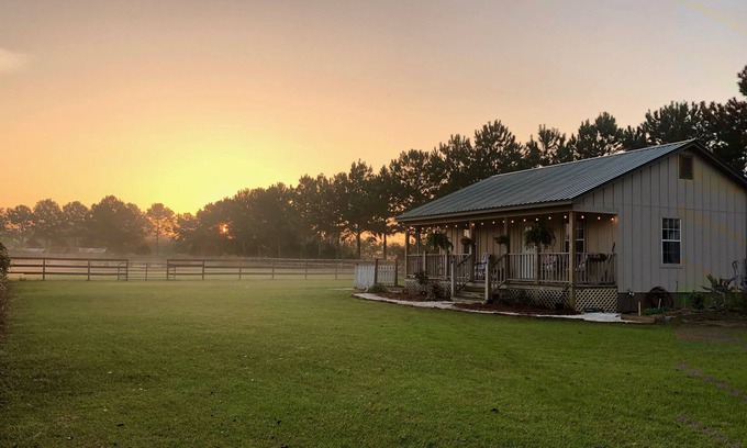 Fairhope House | Fairfield Farm Cottage Dog Horse Welcome EV Charger 1Gig WI-FI Best HOST 21-2023