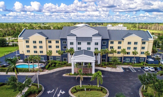 Rural Estates Hotel | Fairfield Inn & Suites by Marriott Naples