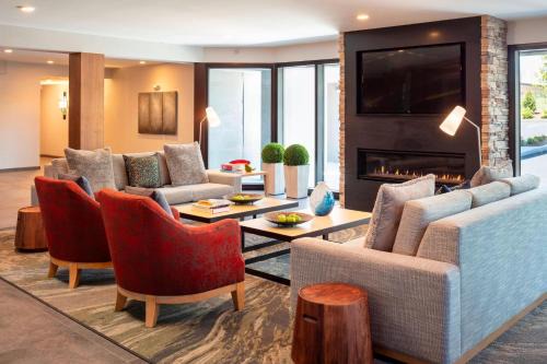 Warwick Hotel | Fairfield Inn & Suites by Marriott Providence Airport Warwick