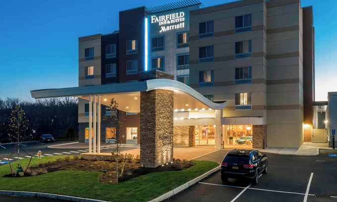Marlborough Hotel | Fairfield Inn & Suites Boston Marlborough/Apex Center
