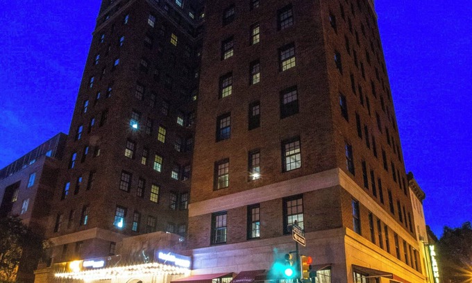 Gayborhood Hotel | Fairfield Inn & Suites by Marriott Philadelphia Downtown/Center City
