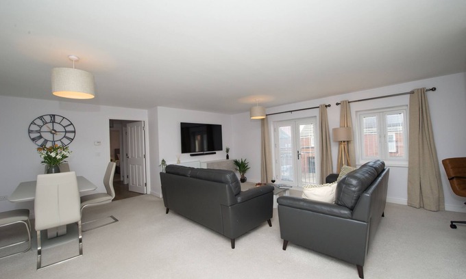 Milton Keynes Apartment | Fairfields Coach House