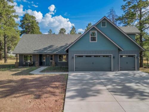 Williams House | Fairway Luxury Mountain Retreat