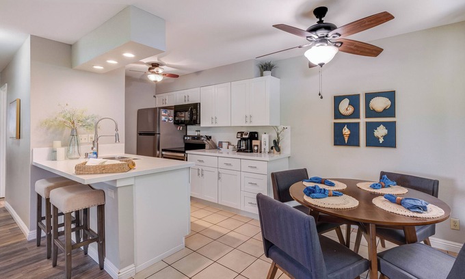 Waikoloa House | Fairway Terrace F-107: Waikoloa Condo Golf Course View With Pool