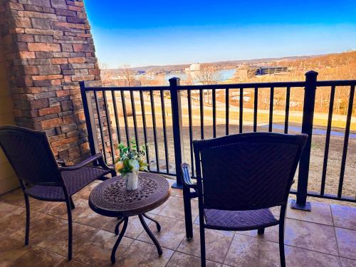 Lake Ozark House | Fairway To Heaven At Four Season 2bed2bath Condo