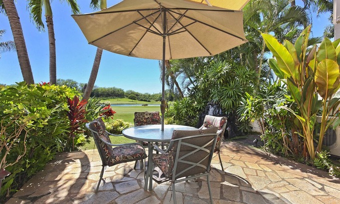 Kapolei Condo | Fairways at Ko Olina 22H: Golf Course Elegance, Lush Backyard