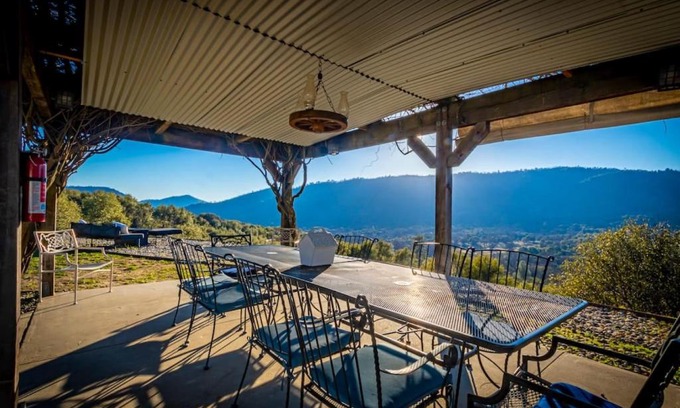 Ahwahnee House | Fairy Tale 13-acre Sunset Villa at Windy Gap Valley near Yosemite