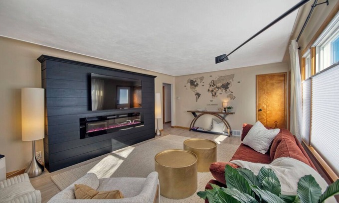 Quinnesec House | Fall Color Season is Here! Mid-modern 2 beds w/King/Queen
