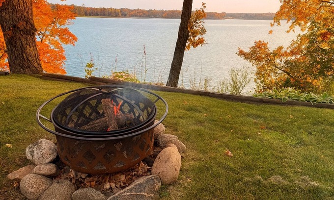 Vergas Cottage | Fall Colors! - Lakeside Cottage on Trowbridge Point - Swim, Fish, Relax!