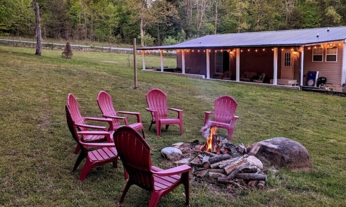 Pikeville House | Fall Creek Falls Hillside Getaway