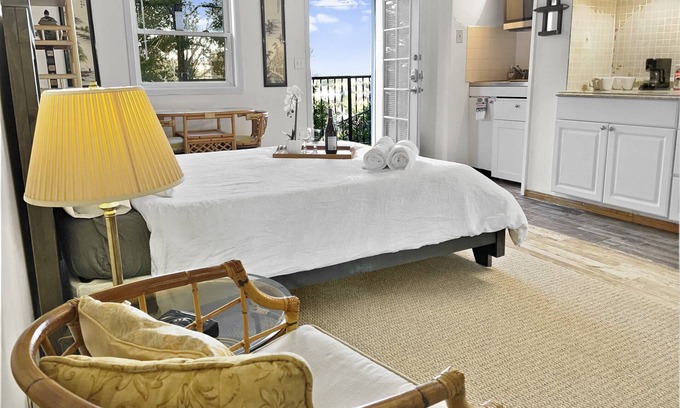 Hollywoodland Apartment | Fall for This Sale - 25% Off