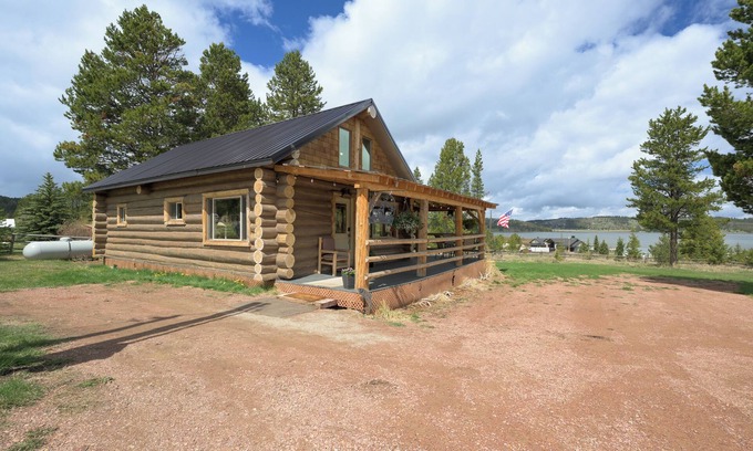 Georgetown Cabin | Fall @ GTL; Dogs, Lake Views & Fire Pit