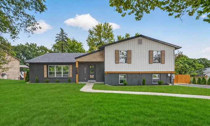 St. Charles House | FALL SALE NOW | Private |Game Rm | Hot Tub