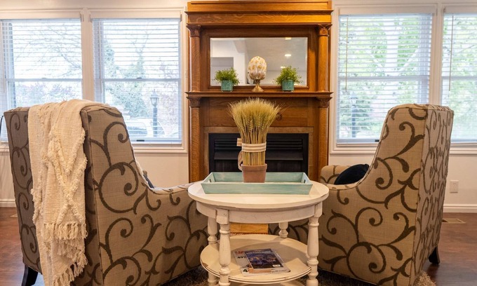 Draper House | Fall Special! 10% off until November 30!