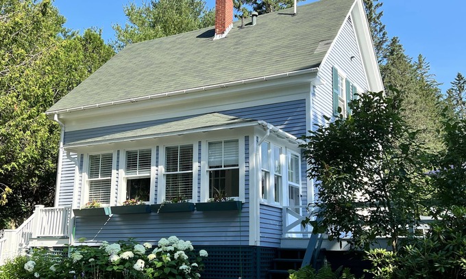 Mount Desert House | Fall Special rates! Somes Harbor ~ Charming home close to Acadia National Park