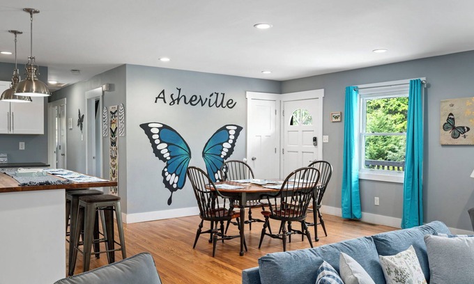 Fletcher House | Fall Specials 3 Bd. House w/hot tub and arcade games