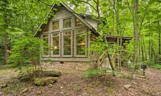 Chatsworth Cabin | Falls View Cabin at Dennis Mill on designated trout stream.n