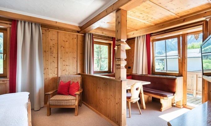 Schonbach Bed & Breakfast | Family room with shower, WC - stutter, guest house