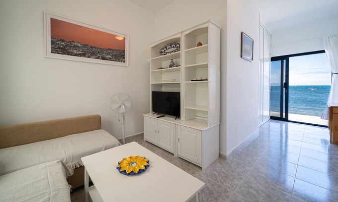 Caleta de Famara Apartment | FAMARA HOME BEACH