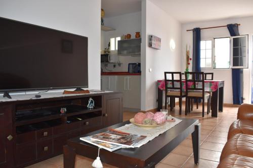 Caleta de Famara Apartment | Famara Vela