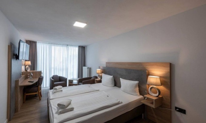 Neustadt an der Weinstrasse House | Familienzimmer - PANORAMA HOTEL in Neustadt an der Weinstraße