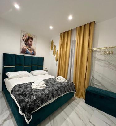 Secondigliano House | Familia