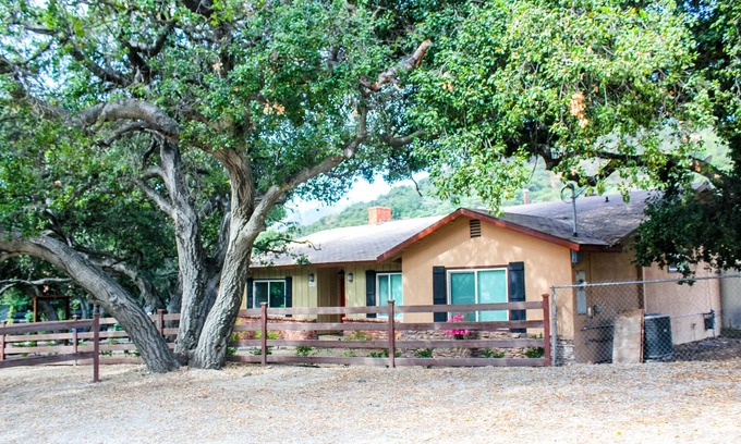 Sunland-Tujunga House | Families! Couples! Corporate Retreats! Perfect for any stay. #HSR21-000870