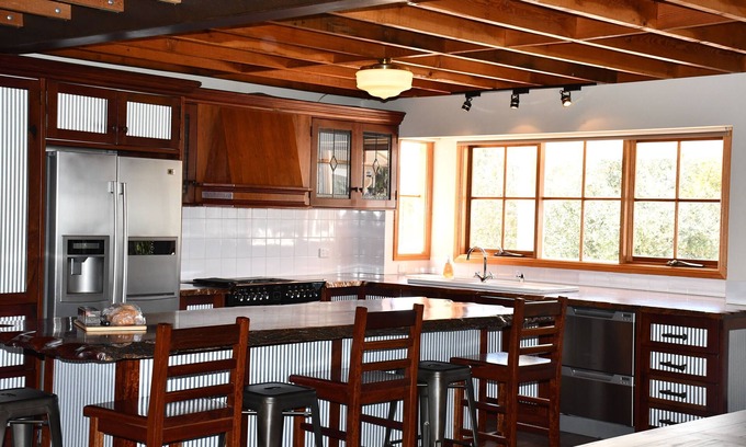 Harcourt House | Family Accomodation and Craft Retreat - MountView Retreat