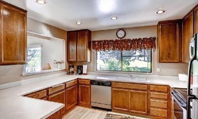Plumas Eureka Estates Condo | Family and friends getaway in Plumas Pines, 2 Master bedrooms, sleeps up to 10!