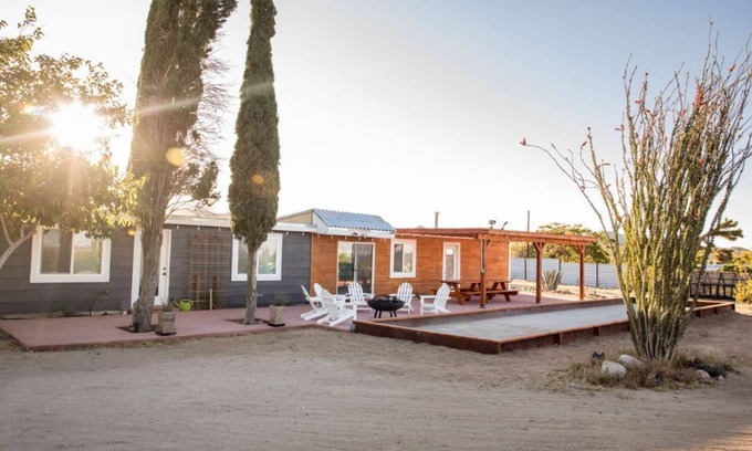 Yucca Valley House | Family and pet friendly desert home in Flamingo Heights
