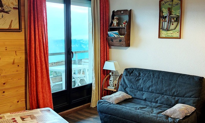 Prapoutel Apartment | Family apartment near slopes and ski school