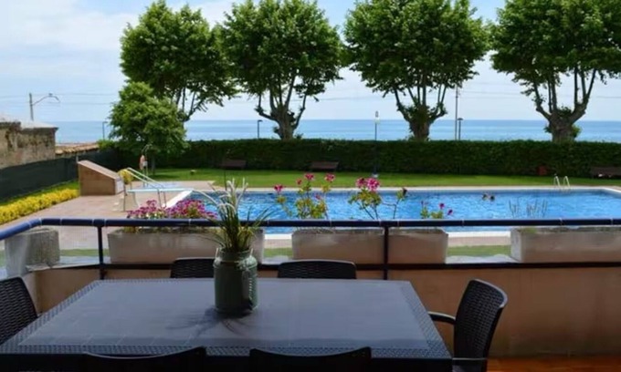 Sant Pol De Mar Apartment | Family apartment with sea views, pool and beach access in Sant Pol de Mar
