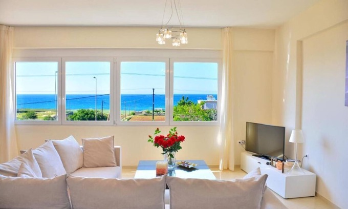 Stavromenos Apartment | Family apartment sea view garage blue
