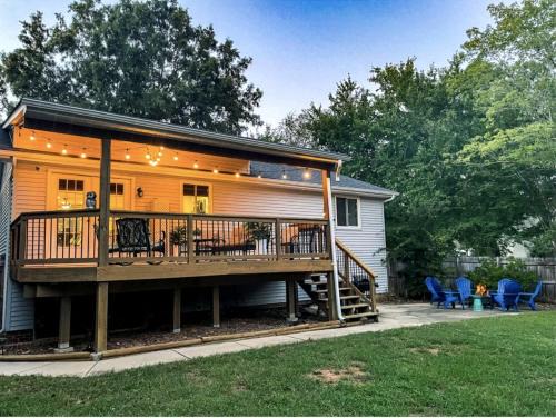 McAlpine House | Family Cabin with Outdoor Living Areas and Foosball Table in NC