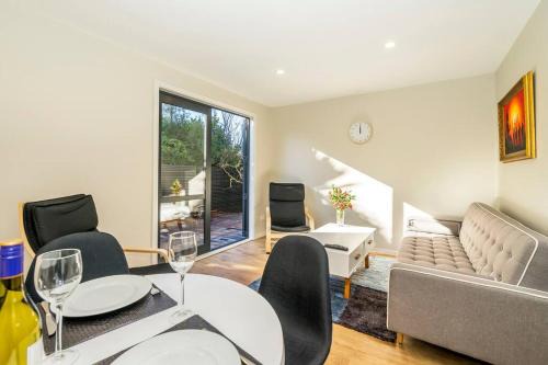 Christchurch Apartment | Family friendly - 10min drive to Chch city centre