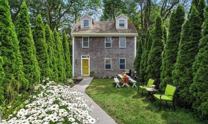 Rockport House | Family Friendly 2BR Home · Walk to Beach + Downtown Rockport · KING Bed