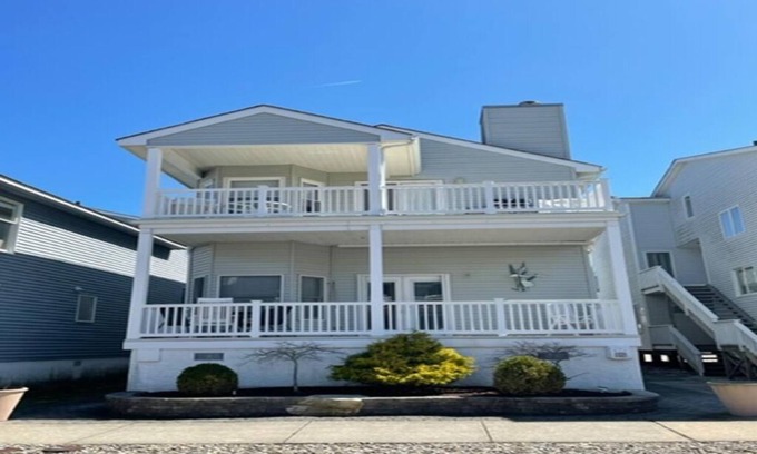 South End Condo | Family friendly 3-bedroom condo steps from the beach