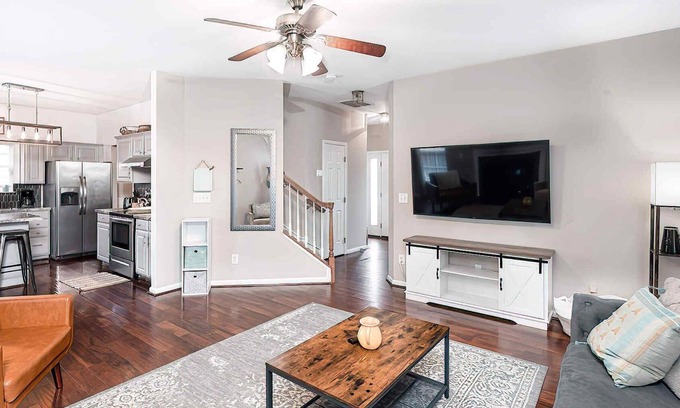 Charlotte House | Family-Friendly 3 Charlotte Home W/ Outdoor Patio!