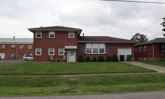 Shively House | Family-Friendly 3BR/2BA Home w/Fenced Backyard & Parking
