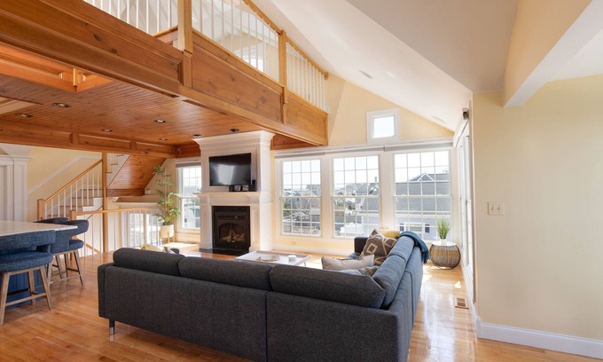Greenbush House | Family-Friendly, 4 Bedroom, Walking Distance to Beach
