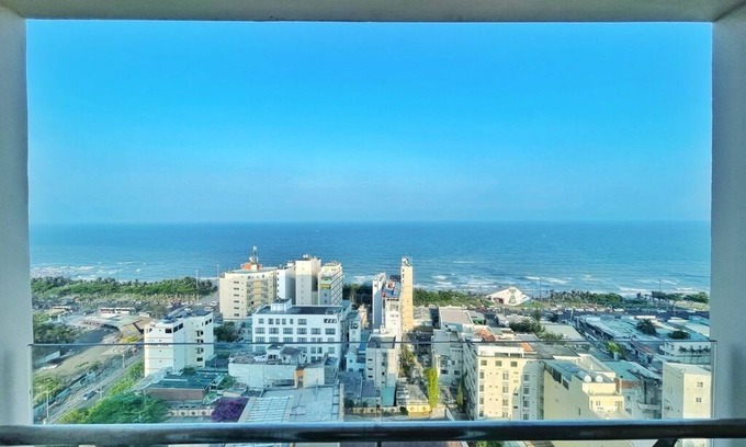 Thang Tam Condo | Family-Friendly Aqua Nest: 2-Min Stroll to Vung Tau Beach in City Center