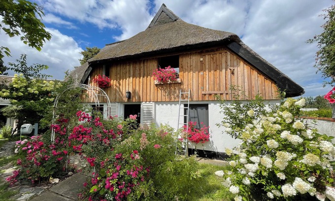 Pruchten Apartment | Family-friendly attic apartment with garden near Zingst.