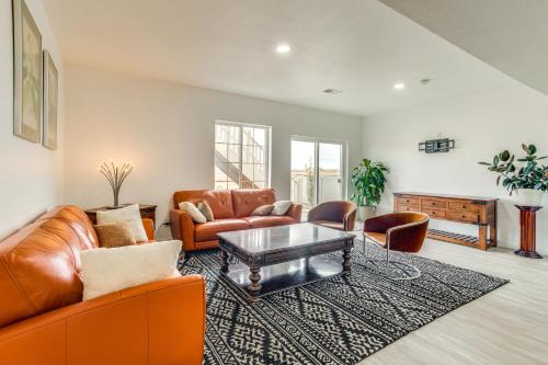 Aurora Apartment | Family-Friendly Aurora Apt with Shared Patio!