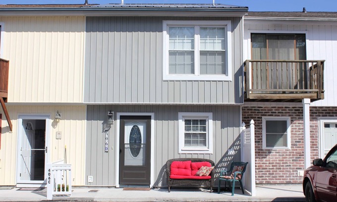 Myrtle Beach House | Family-friendly Beach Townhome just 1 block from the ocean!
