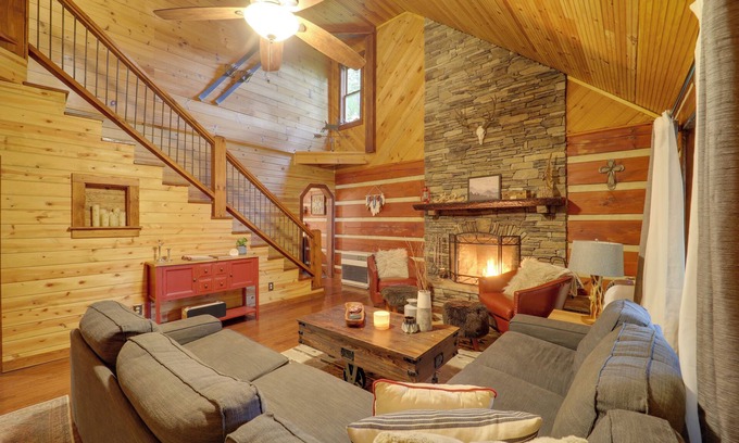 Fleetwood Cabin | Family-Friendly Blue Ridge Cabin w/Game Room!