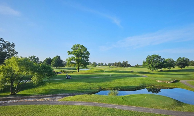 Branson Condo | Family-Friendly Branson Condo w/Outdoor Pool!